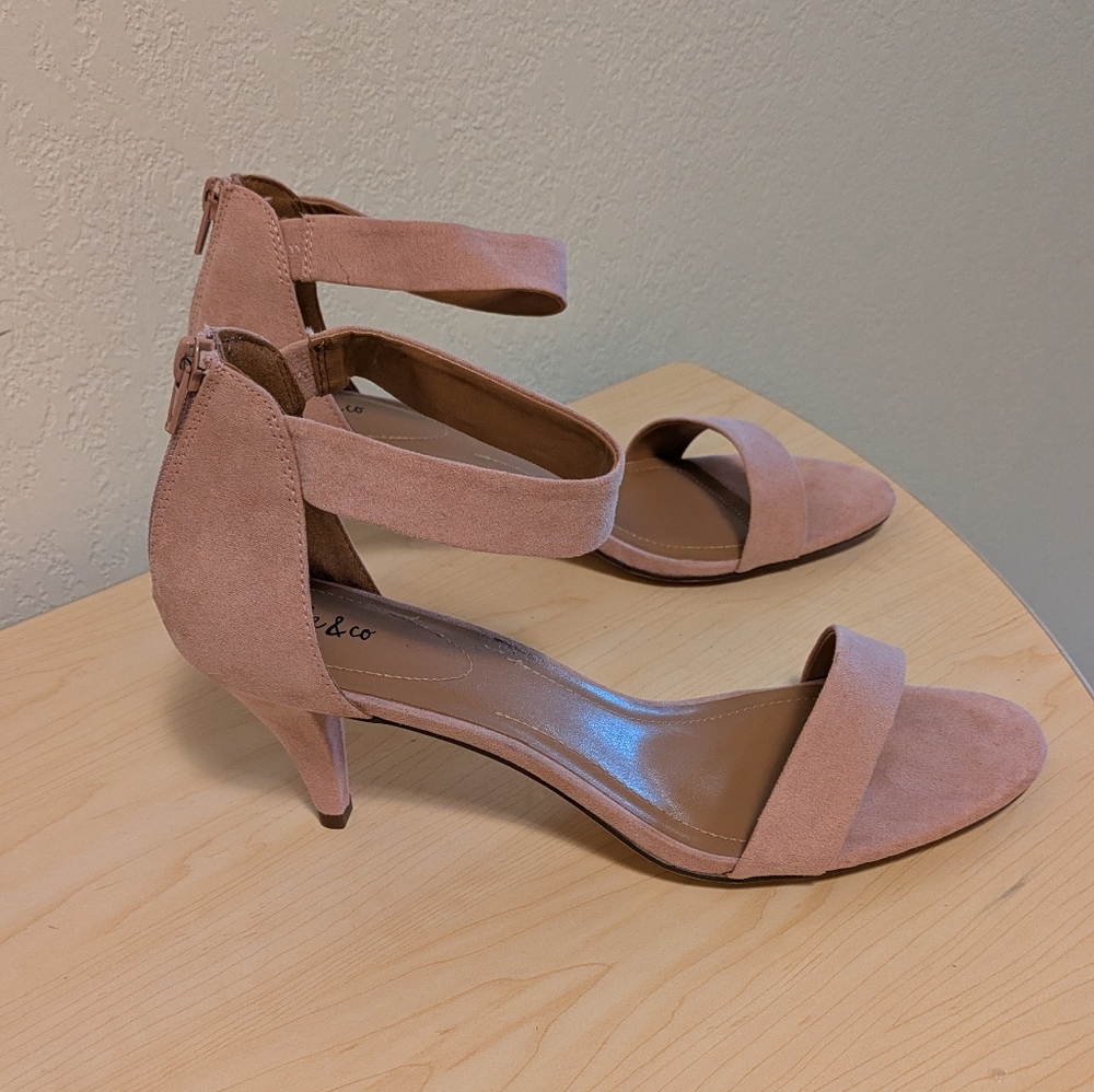 Style & Co Pink Heels with Suede Finish - Picture 4 of 9